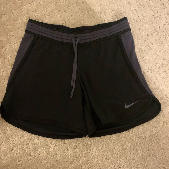Black Nike shorts - Picture 1 of 1